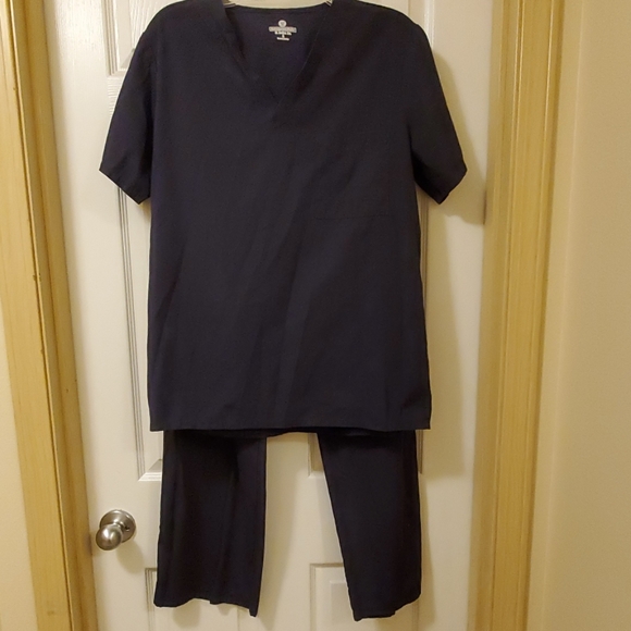 Fundamentals Tops - Scrubs